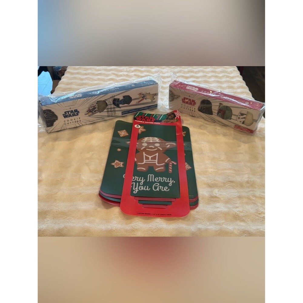 NEW Star Wars Cookie Baking Set 8 Cutters and 4 Cutting Mats